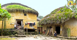 Nhà trình tường của người H'Mông ở Sapa Lào Cai